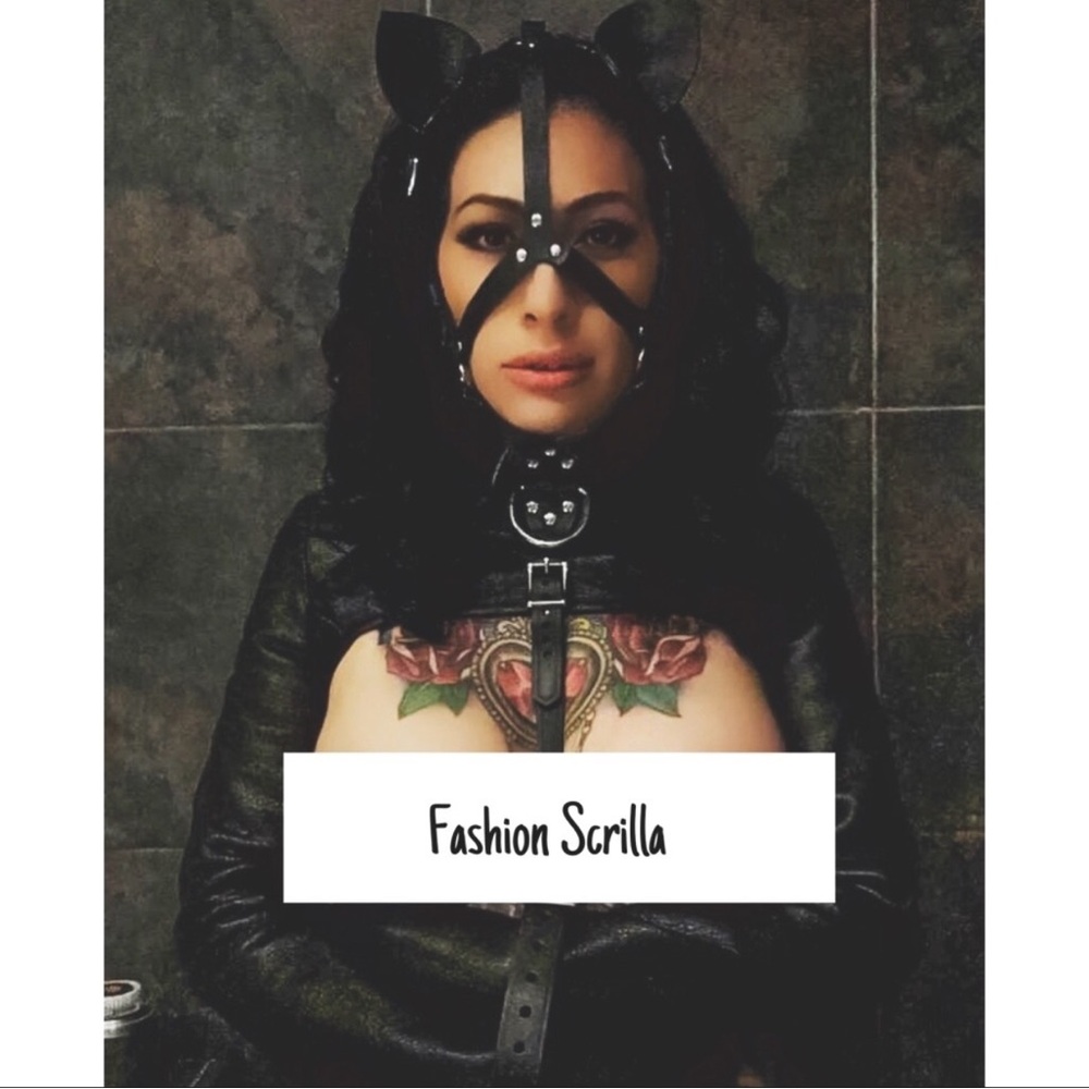 Leather StraightJacket - Picture 7 of 8